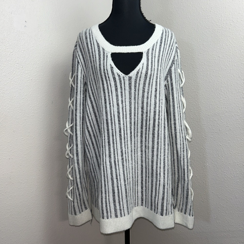 Rock & Republic Sweater Women's XL Black Stripped V Neck‎ Lace Up Sleeve Grunge